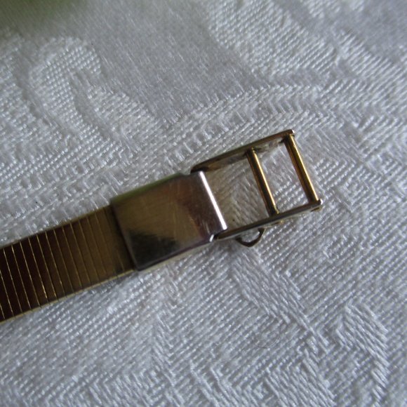 PULSAR QUARTZ GOLD WATCH – VINTAGE - Picture 9 of 15